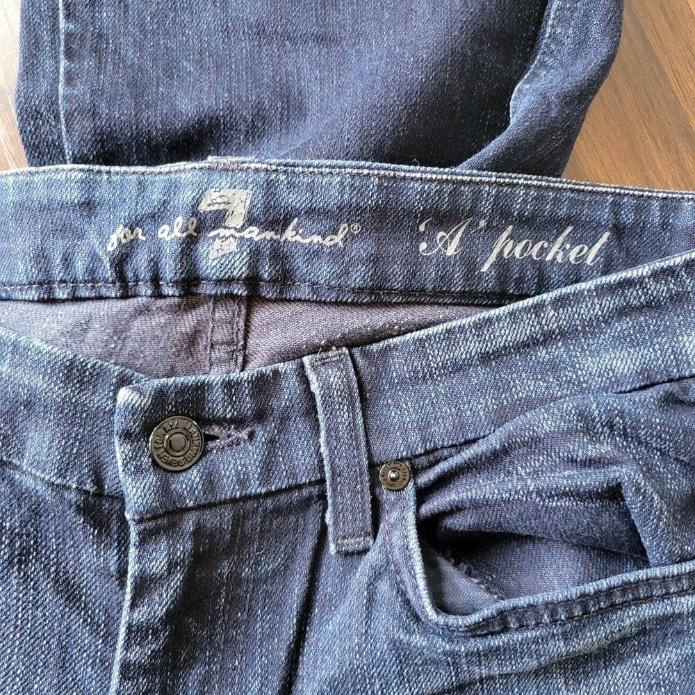 7 FOR ALL MANKIND // A pocket distressed mid-rise boot-cut stretch denim jeans - Picture 7 of 12